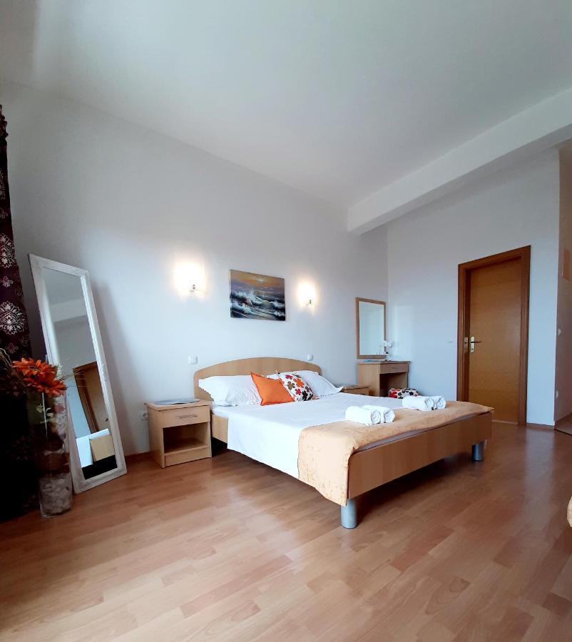 Apartments Akmadzic Makarska Eksteriør bilde